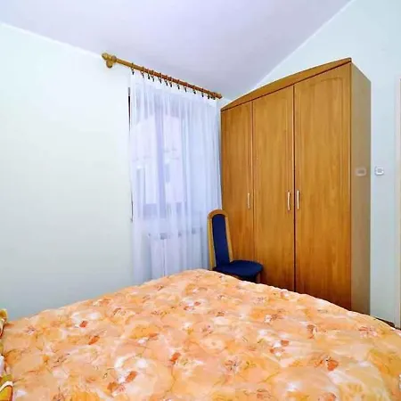 Apartment In Pula - Istrien 17385 Apartman