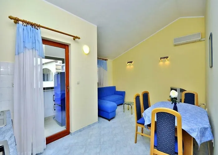 Apartment In Pula - Istrien 17385 Pula